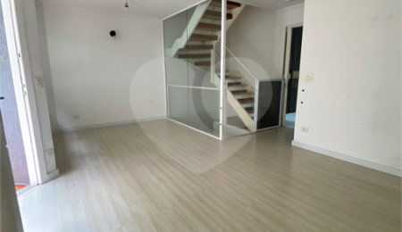 Casa à venda com 3 quartos, sendo 1 suíte,  no condomínio Village Santa Cecilia, São Paulo - SP