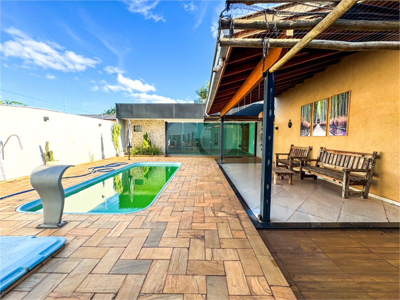 Casa à venda com 3 quartos, sendo 1 suíte, em Jardim Paranapunga, Três Lagoas, MS
