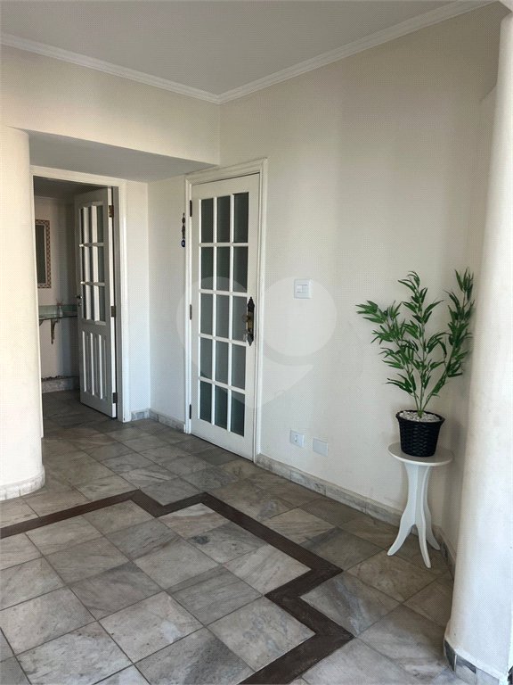 Cobertura à venda ou para alugar com 5 quartos, sendo 2 suítes, em Santa Cecília, São Paulo, SP