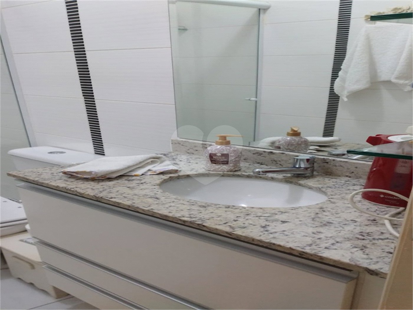Casa à venda com 3 quartos, sendo 2 suítes, no condomínio Villa's Residencial, São Paulo - SP