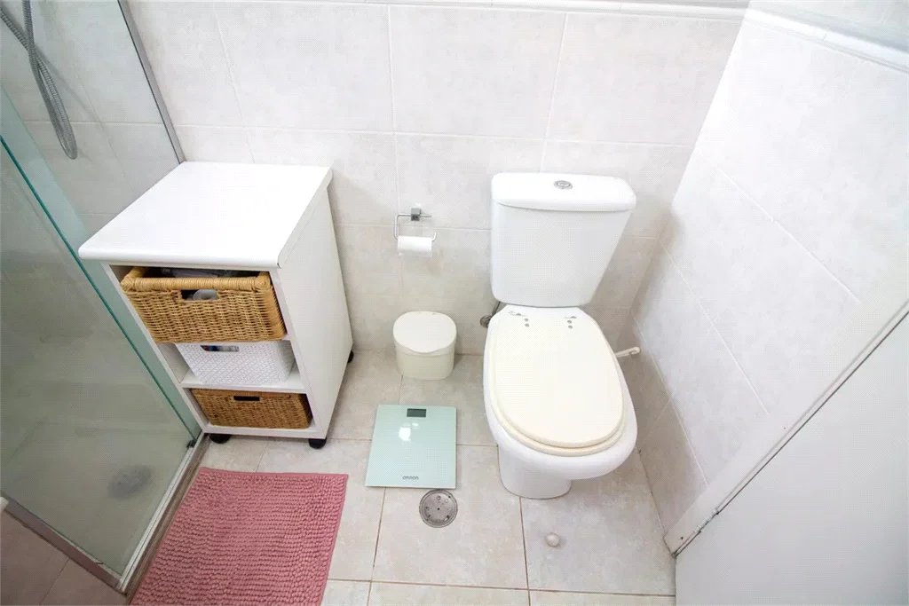 Casa à venda com 4 quartos, sendo 3 suítes, no condomínio Residencial Sans Souci, São Paulo - SP