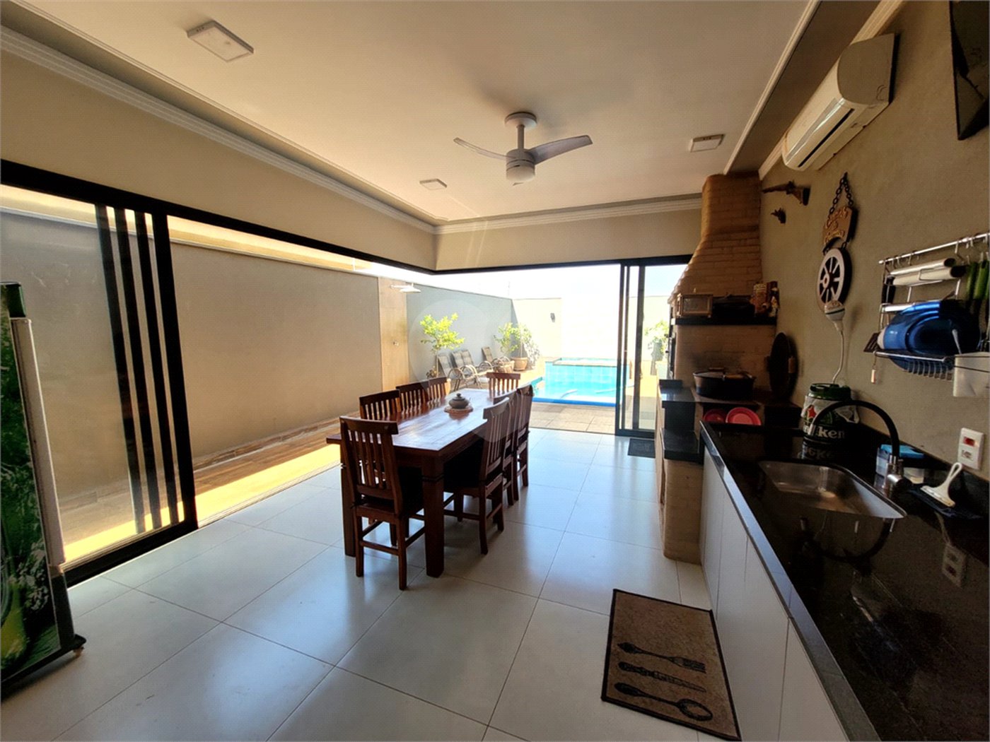 Casa à venda com 3 suítes em Ribeirânia, Ribeirão Preto, SP