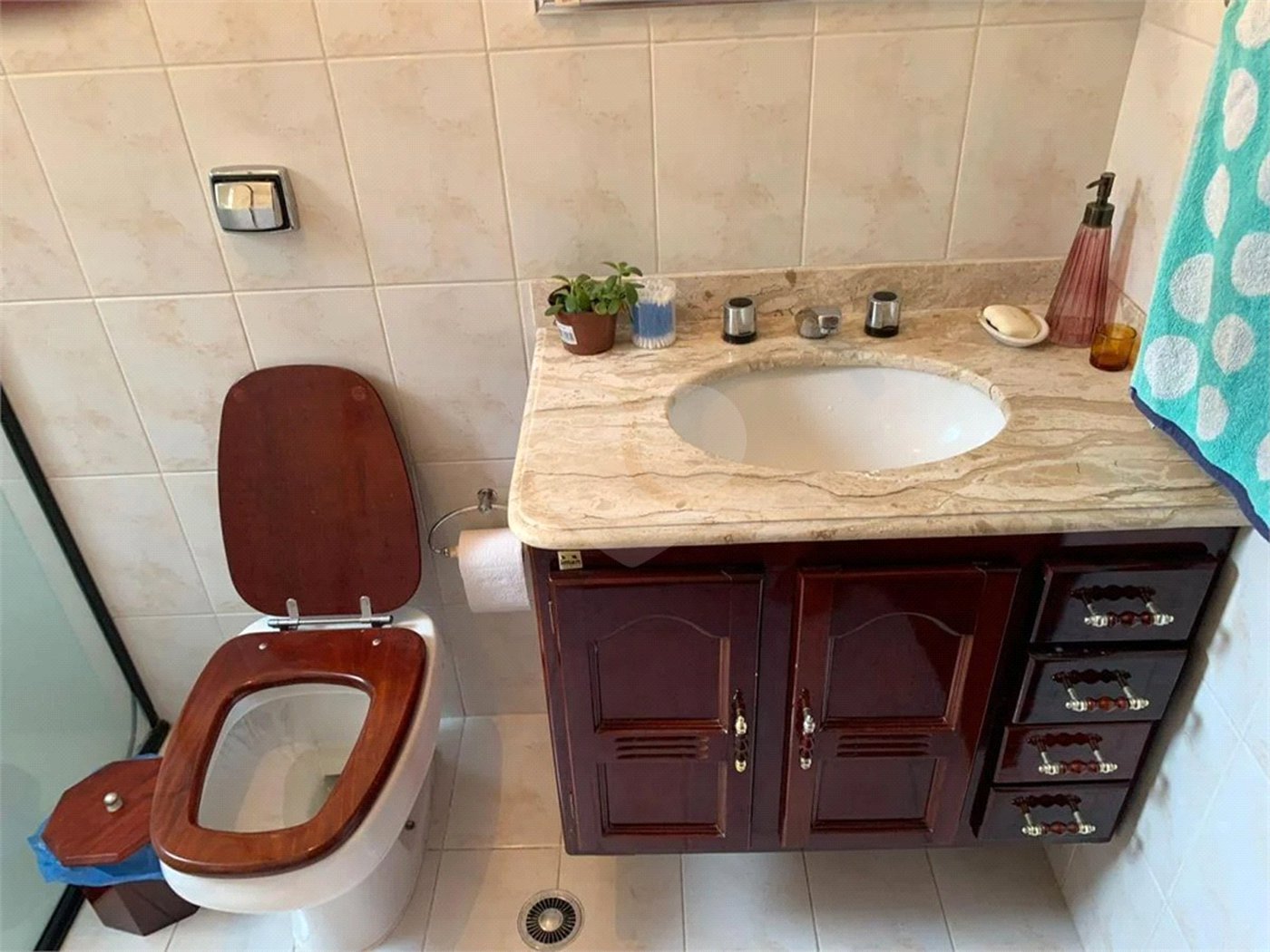 Sobrado à venda com 2 quartos, sendo 1 suíte, em Cupecê, São Paulo, SP