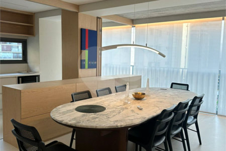 Apartamento à venda com 2 suítes em Vila Nova Conceição, São Paulo, SP