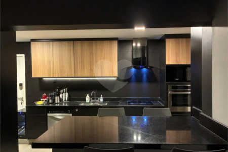 Apartamento à venda com 4 quartos, sendo 3 suítes, em Vila Andrade, São Paulo, SP