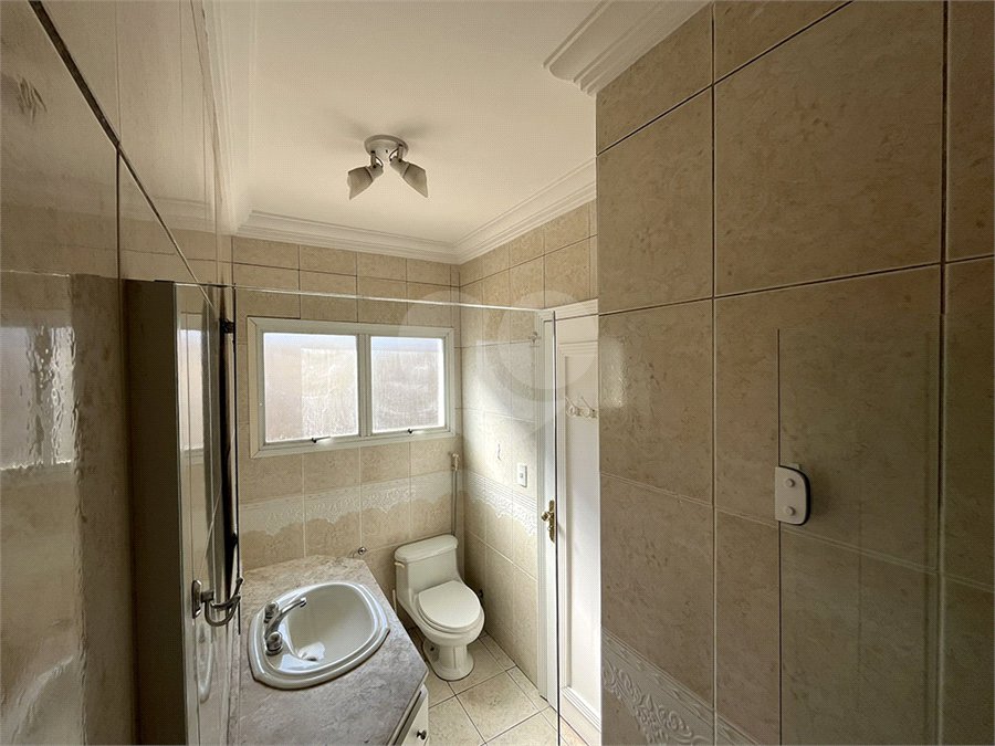 Casa para alugar com 4 quartos, sendo 2 suítes, no condomínio Porto Fino, São Paulo - SP