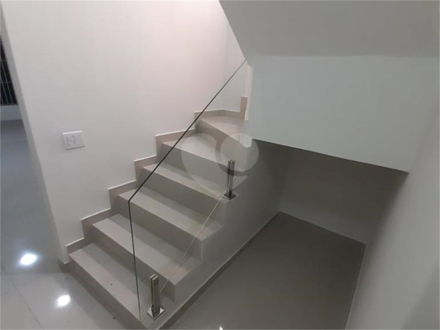 Sobrado à venda com 4 quartos, sendo 3 suítes,  em Tremembé, São Paulo, SP
