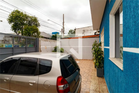 Casa à venda com 4 quartos, sendo 1 suíte,  em Vila Constança, São Paulo, SP