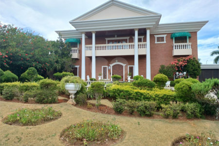 Casa à venda com 6 suítes no condomínio Portal da Raposo, Sorocaba - SP