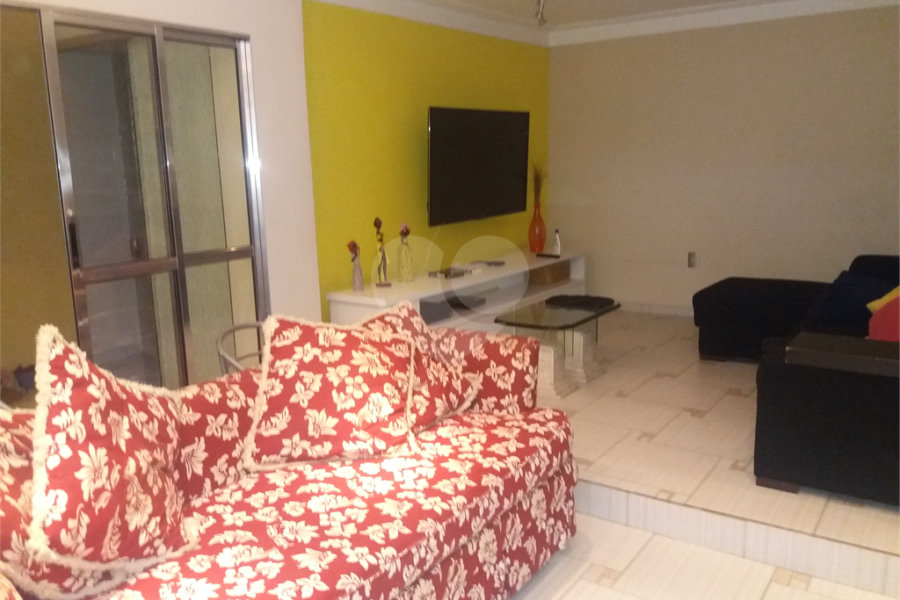 Sobrado à venda com 3 quartos, sendo 1 suíte,  em Vila Guilherme, São Paulo, SP