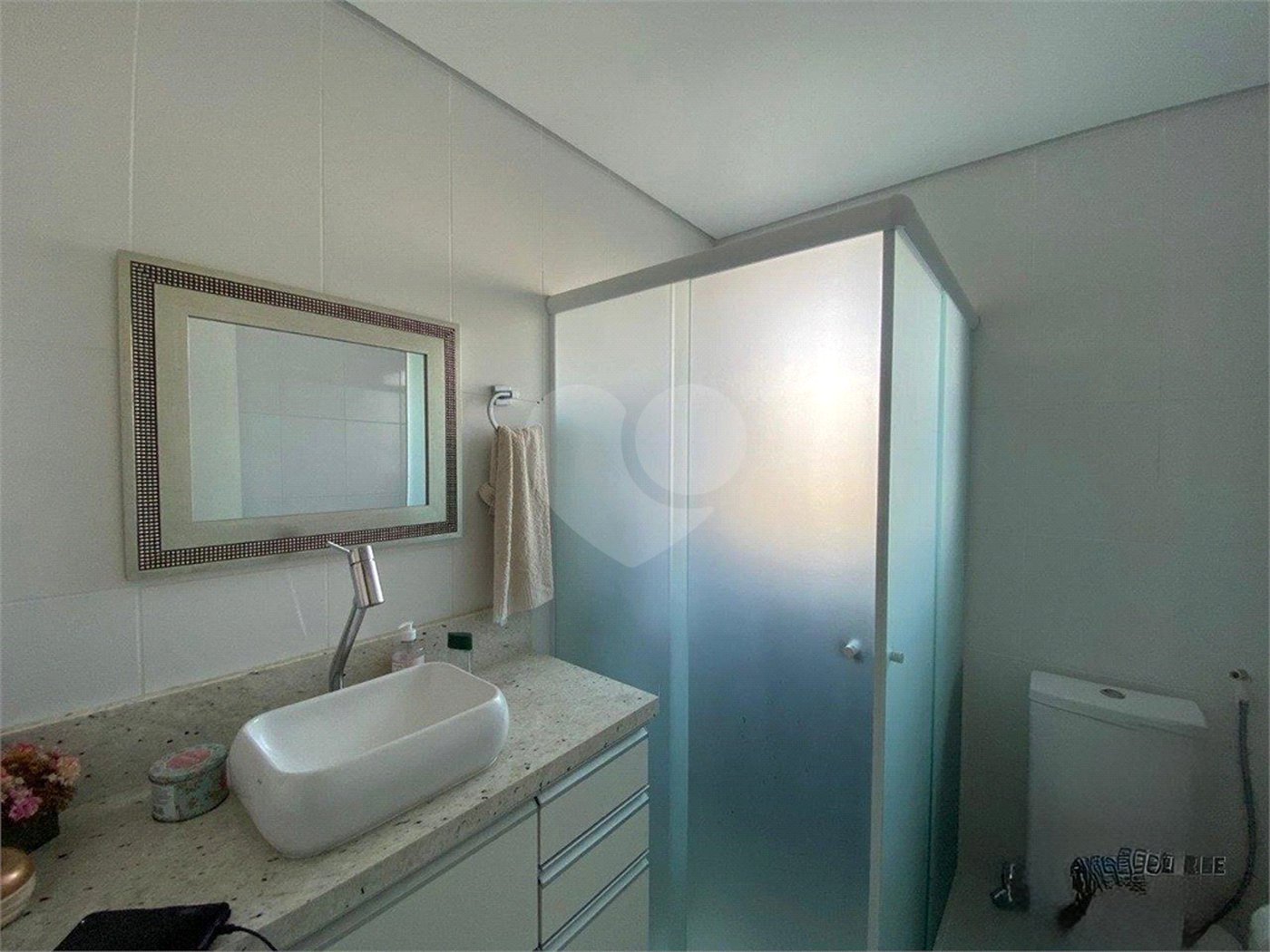 Apartamento à venda com 2 quartos, sendo 1 suíte,  em Aparecidinha, Sorocaba, SP