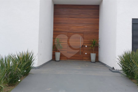 Casa à venda ou para alugar com 4 quartos, sendo 3 suítes, no condomínio Figueira Garden, Atibaia - SP