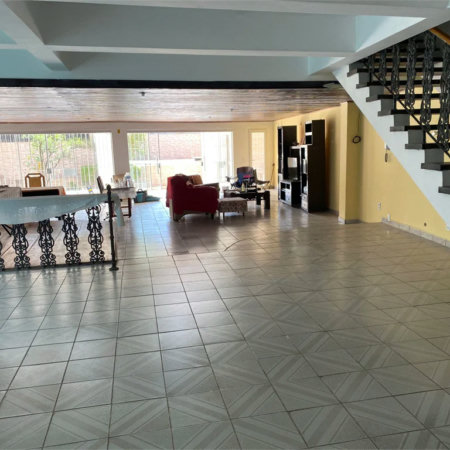 Sobrado à venda com 4 quartos, sendo 2 suítes, em Paraisópolis, São Paulo, SP