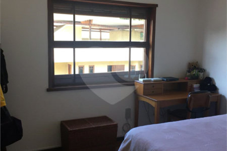 Sobrado à venda com 3 quartos, sendo 1 suíte, em Vila Nova Caledônia, São Paulo, SP