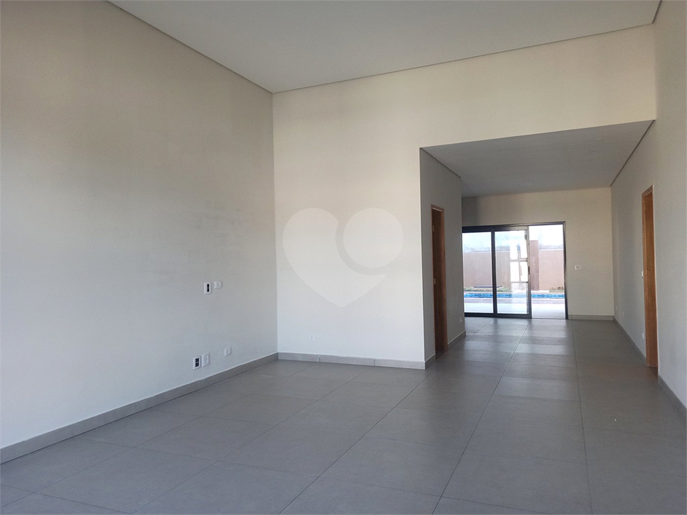 Casa à venda com 3 quartos, sendo 1 suíte, no condomínio Buona Vita, Atibaia - SP