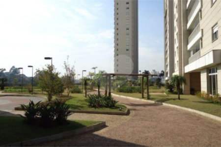 Apartamento à venda com 3 quartos, sendo 2 suítes,  em Rio Pequeno, São Paulo, SP