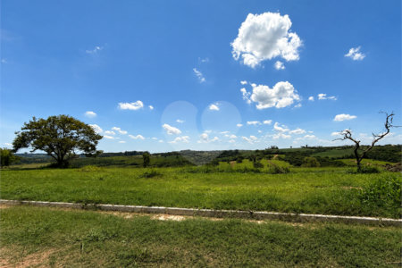 Terreno à venda no condomínio Valle dos Cervos 1, Araçoiaba da Serra - SP