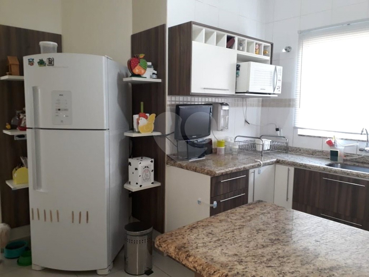 Casa à venda com 3 quartos, sendo 1 suíte, no condomínio Horto Florestal II, Sorocaba - SP