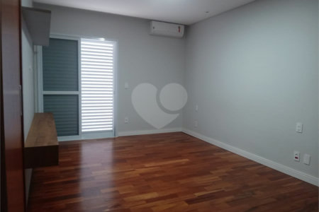 Casa à venda com 4 quartos, sendo 3 suítes,  no condomínio Residencial Montreal, São Carlos - SP