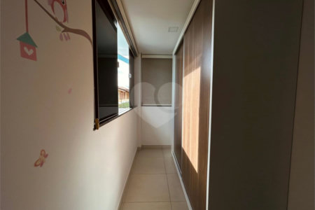 Duplex à venda com 1 quarto, sendo 3 suítes, em Taperapuan, Porto Seguro, BA