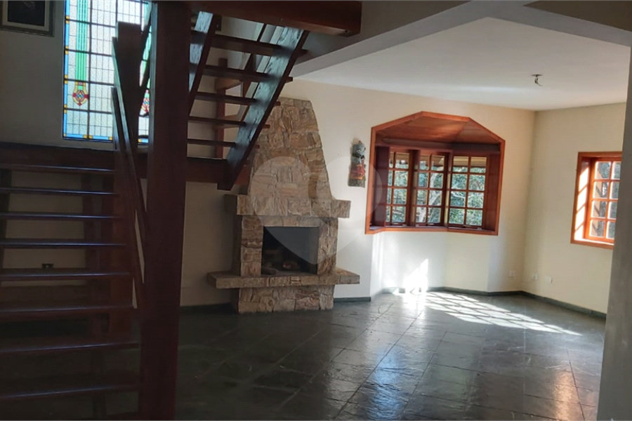 Sobrado à venda com 3 quartos, sendo 2 suítes, em Serra da Cantareira, Mairiporã, SP