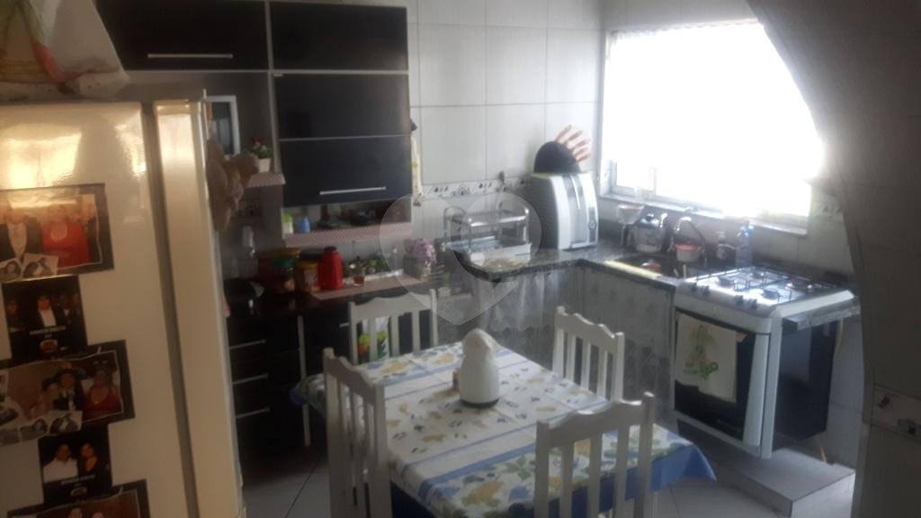 Casa à venda com 2 quartos, sendo 1 suíte, no condomínio Travessa Carmem Lúcia Carneiro,88, São Paulo - SP