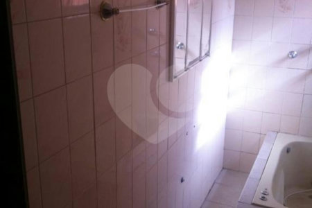 Sobrado à venda com 3 quartos, sendo 1 suíte, em Chora Menino, São Paulo, SP