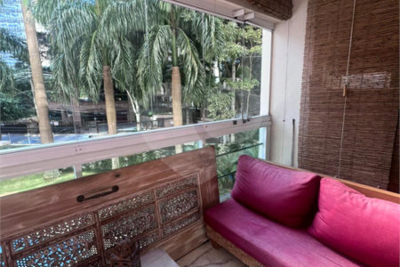 Apartamento à venda com 3 quartos, sendo 1 suíte, em Vila Olímpia, São Paulo, SP