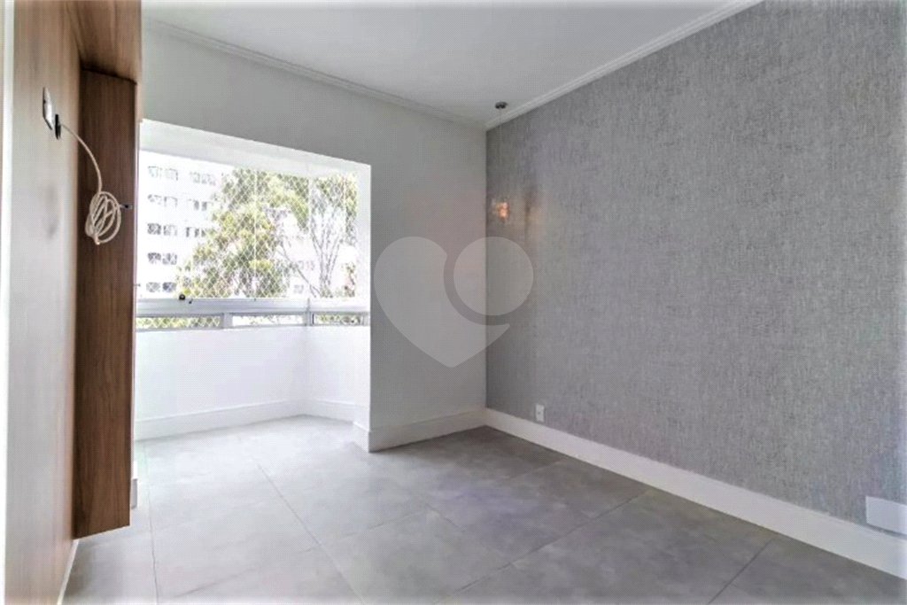 Apartamento à venda com 3 quartos, sendo 1 suíte,  em Jardim Marajoara, São Paulo, SP