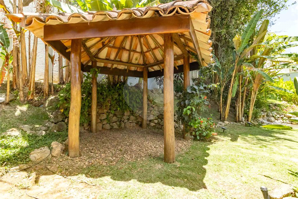 Casa à venda com 7 quartos, sendo 5 suítes,  em Morumbi, São Paulo, SP