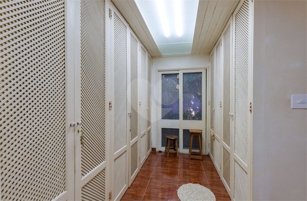 Casa Térrea à venda com 5 quartos, sendo 2 suítes, em Alto da Boa Vista, São Paulo, SP