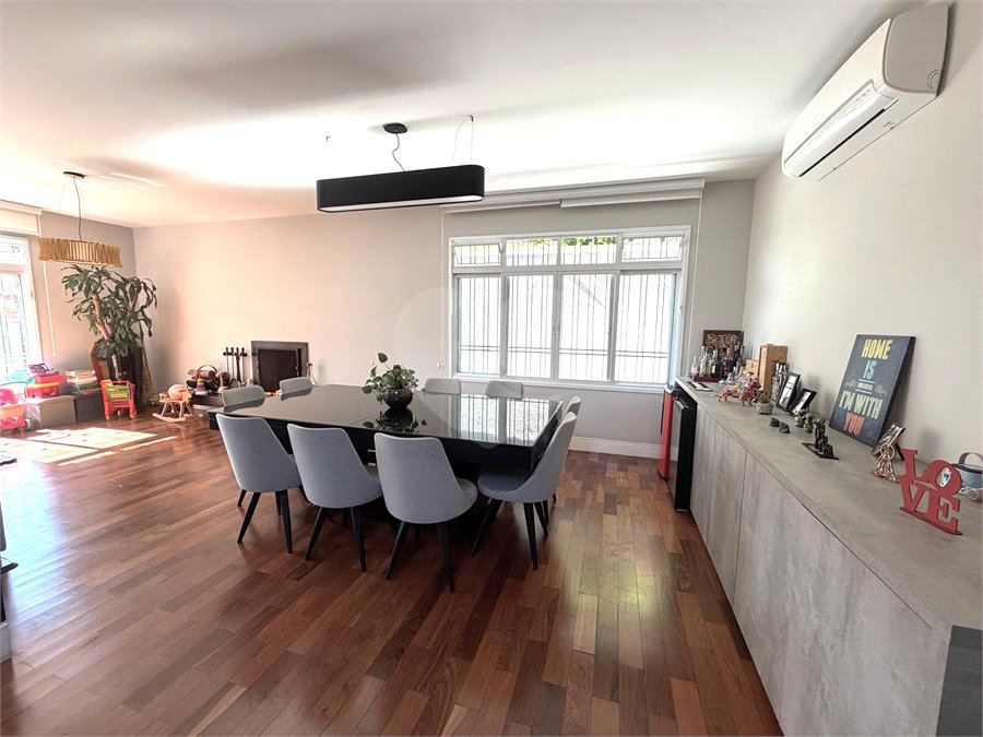 Sobrado à venda com 4 quartos, sendo 3 suítes, em Jardim Prudência, São Paulo, SP