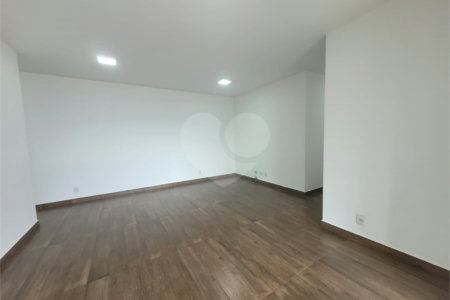 Apartamento à venda com 3 quartos, sendo 1 suíte, em Barra Funda, São Paulo, SP