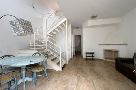 Casa à venda com 3 quartos, sendo 1 suíte, no condomínio New Village, Cotia - SP
