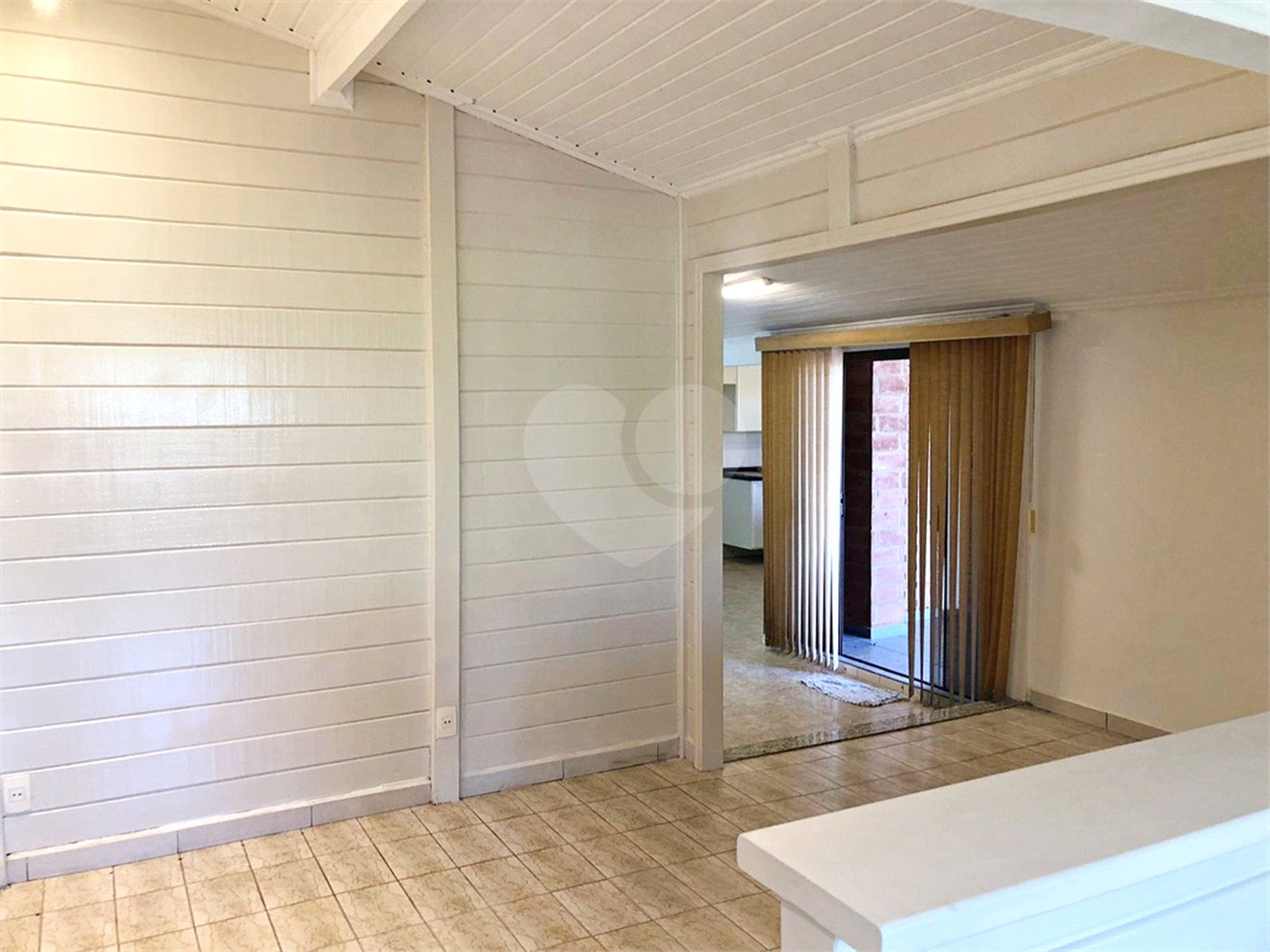 Casa à venda com 4 quartos, sendo 2 suítes, no condomínio Estância Marambaia, Vinhedo - SP