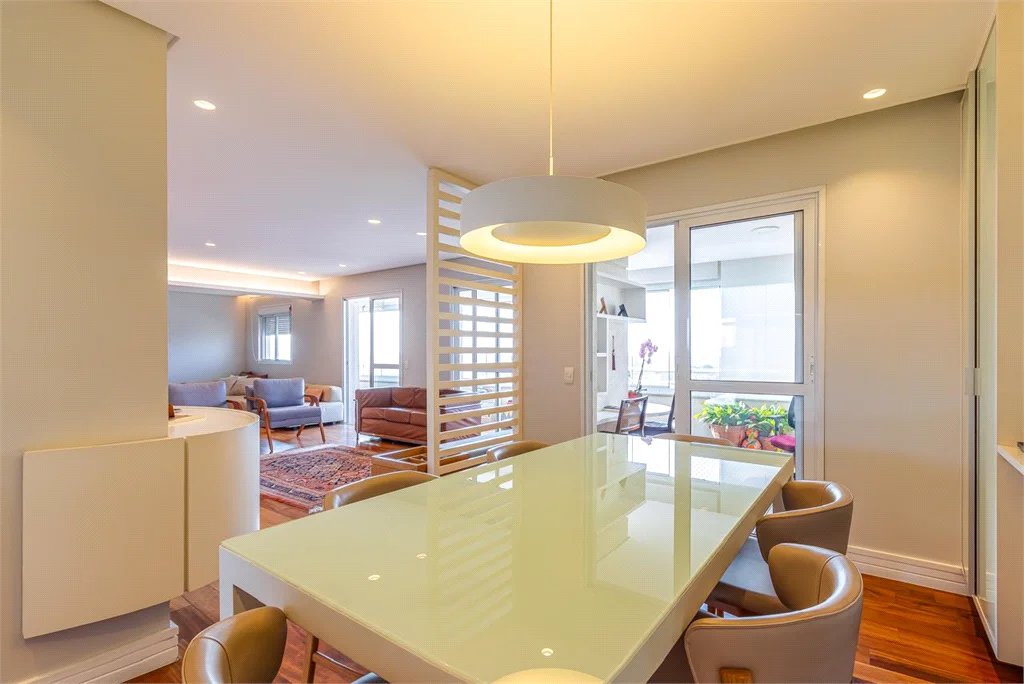 Apartamento à venda com 4 quartos, sendo 3 suítes, em Real Parque, São Paulo, SP