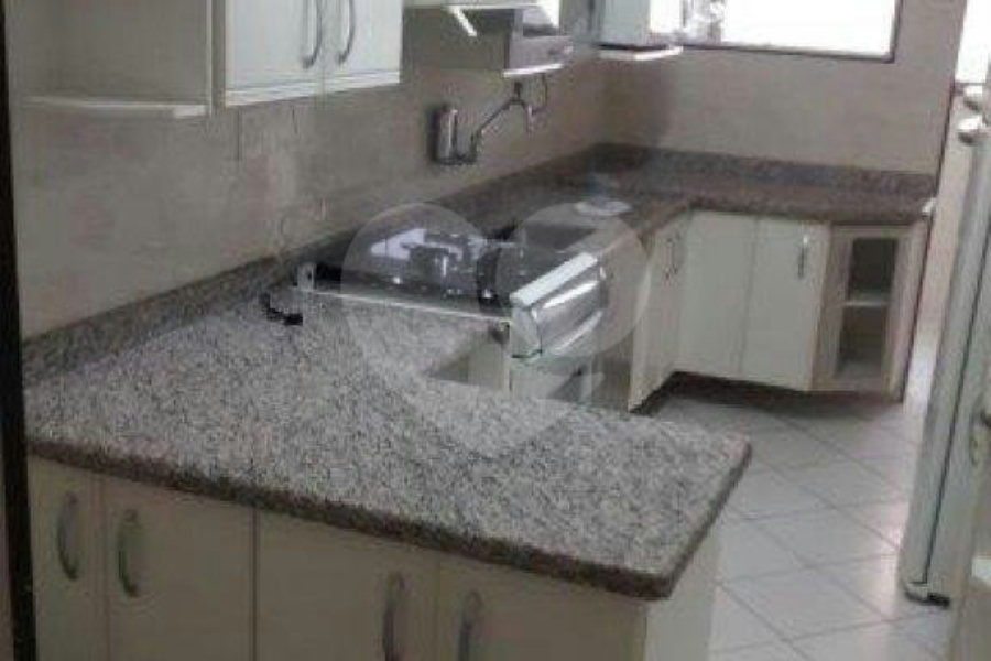 Apartamento à venda com 2 quartos, sendo 1 suíte, em Vila Tupi, Praia Grande, SP