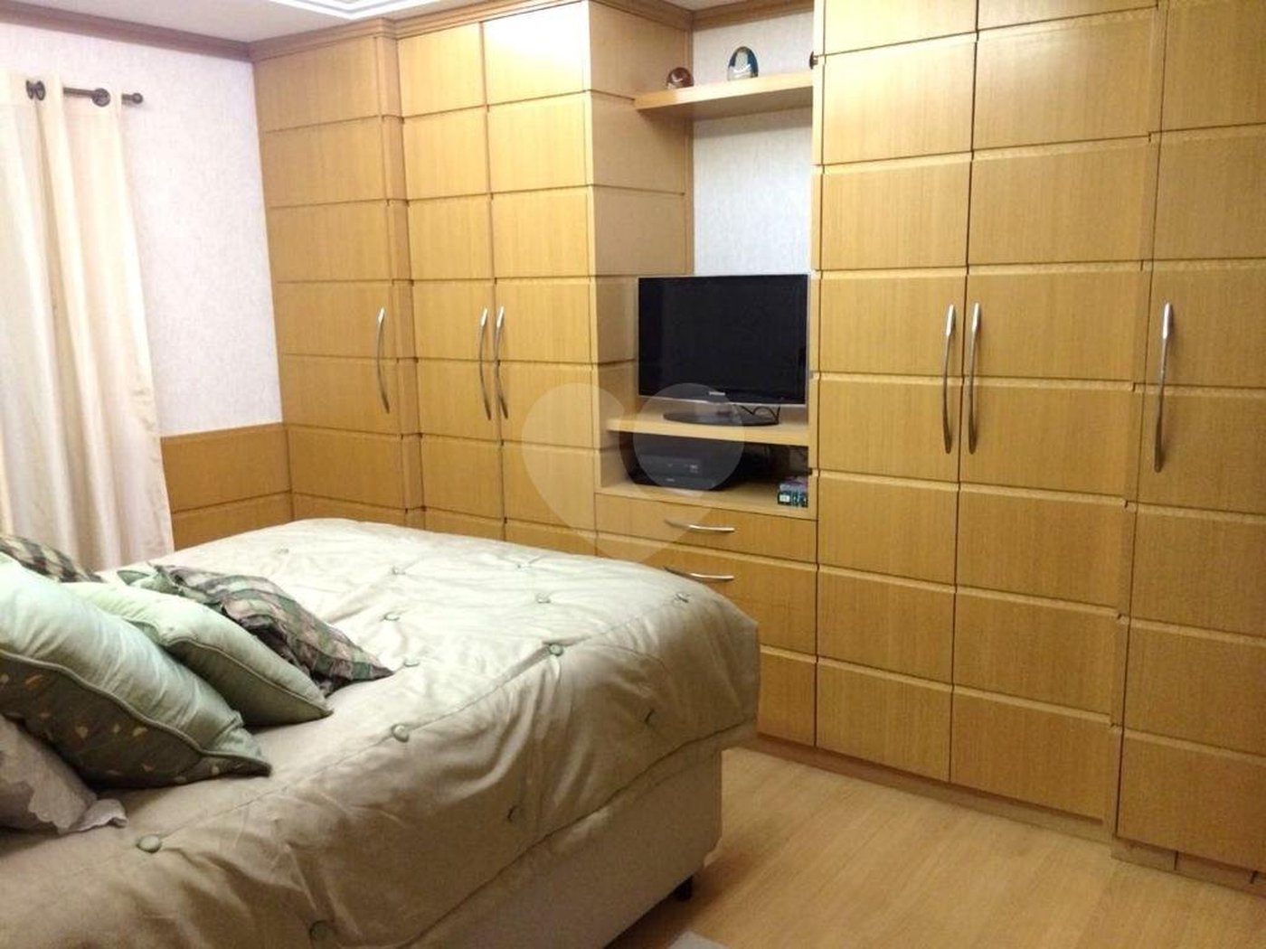 Apartamento à venda com 3 quartos, sendo 1 suíte,  em Bosque da Saúde, São Paulo, SP