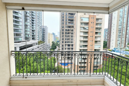 Apartamento à venda com 3 quartos, sendo 1 suíte, em Jardim das Acácias, São Paulo, SP