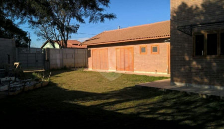 Casa à venda ou para alugar com 3 suítes no condomínio Vilarejo Estoril, Mairiporã - SP