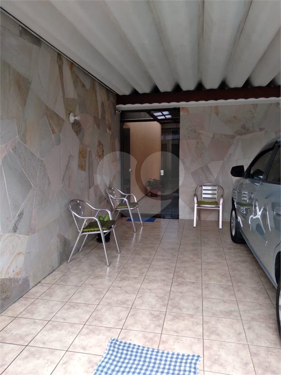 Casa Térrea à venda com 3 quartos, sendo 1 suíte, em Vila Galvão, Guarulhos, SP