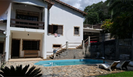 Casa à venda com 3 quartos, sendo 1 suíte,  no condomínio Alpes da Cantareira, Mairiporã - SP