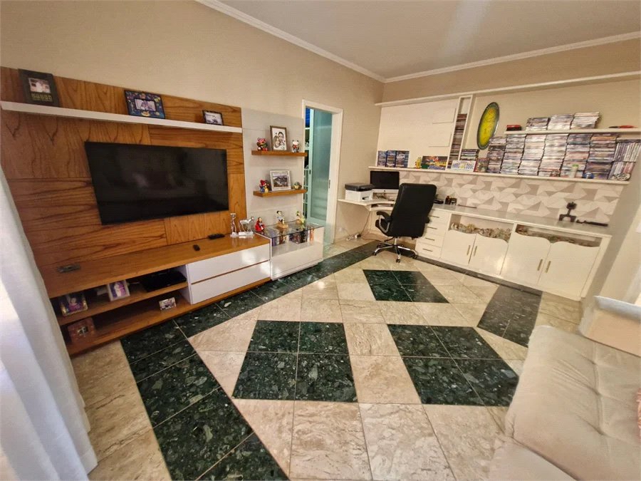 Casa à venda com 4 suítes no condomínio Villa Viana II, Cotia - SP