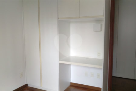 Apartamento à venda com 4 suítes em Vila Suzana, São Paulo, SP