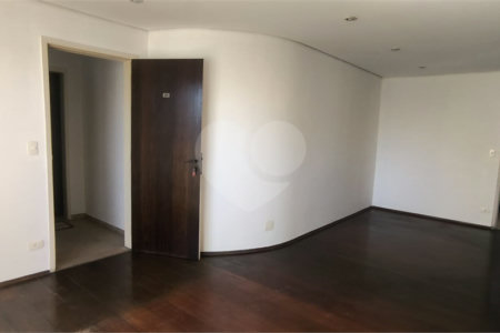 Apartamento à venda com 3 quartos, sendo 1 suíte, em Pinheiros, São Paulo, SP