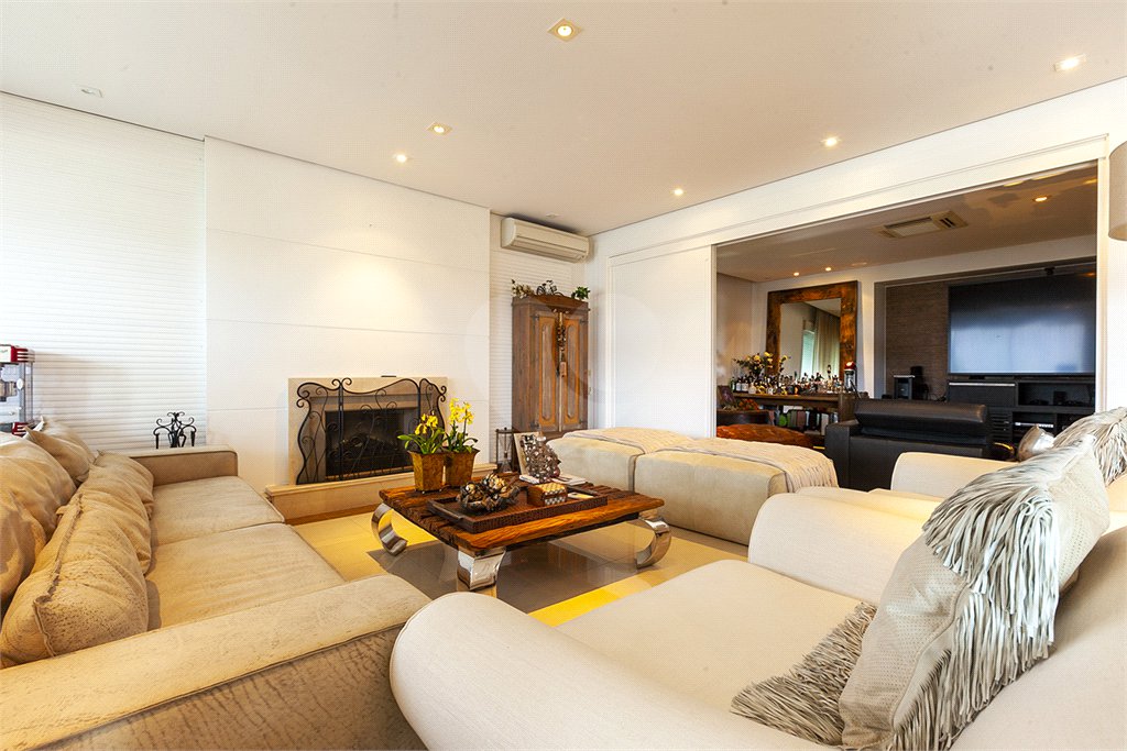 Apartamento à venda com 3 suítes em Panamby, São Paulo, SP