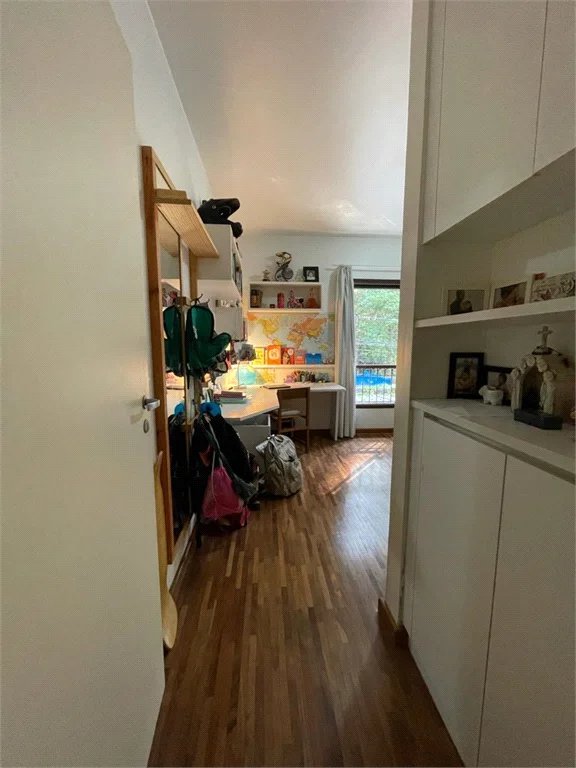 Casa à venda com 4 quartos, sendo 1 suíte,  em Vila Morumbi, São Paulo, SP