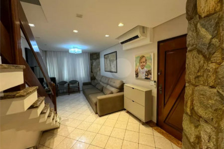 Sobrado à venda com 3 quartos, sendo 1 suíte, em Vila Califórnia, São Paulo, SP