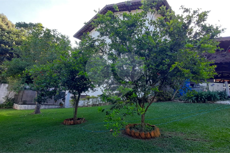 Casa à venda com 3 quartos, sendo 1 suíte, no condomínio Sausalito, Mairiporã - SP