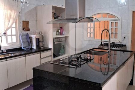 Casa à venda com 4 quartos, sendo 2 suítes, em Vila Indiana, São Paulo, SP